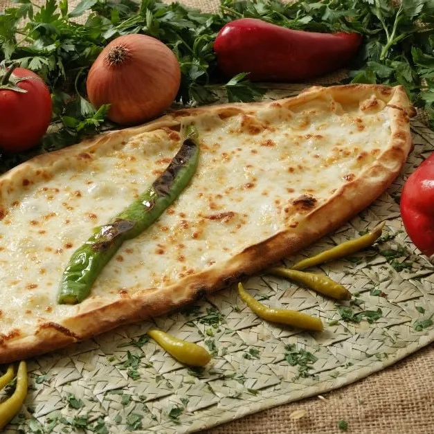  Kaşarlı Pide 