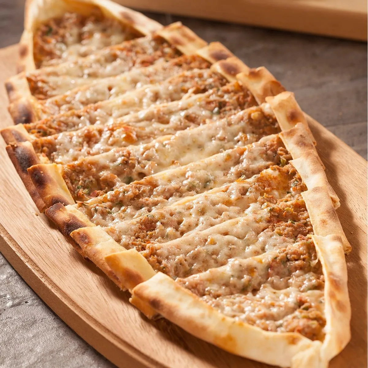  Kıymalı Kaşarlı Pide 